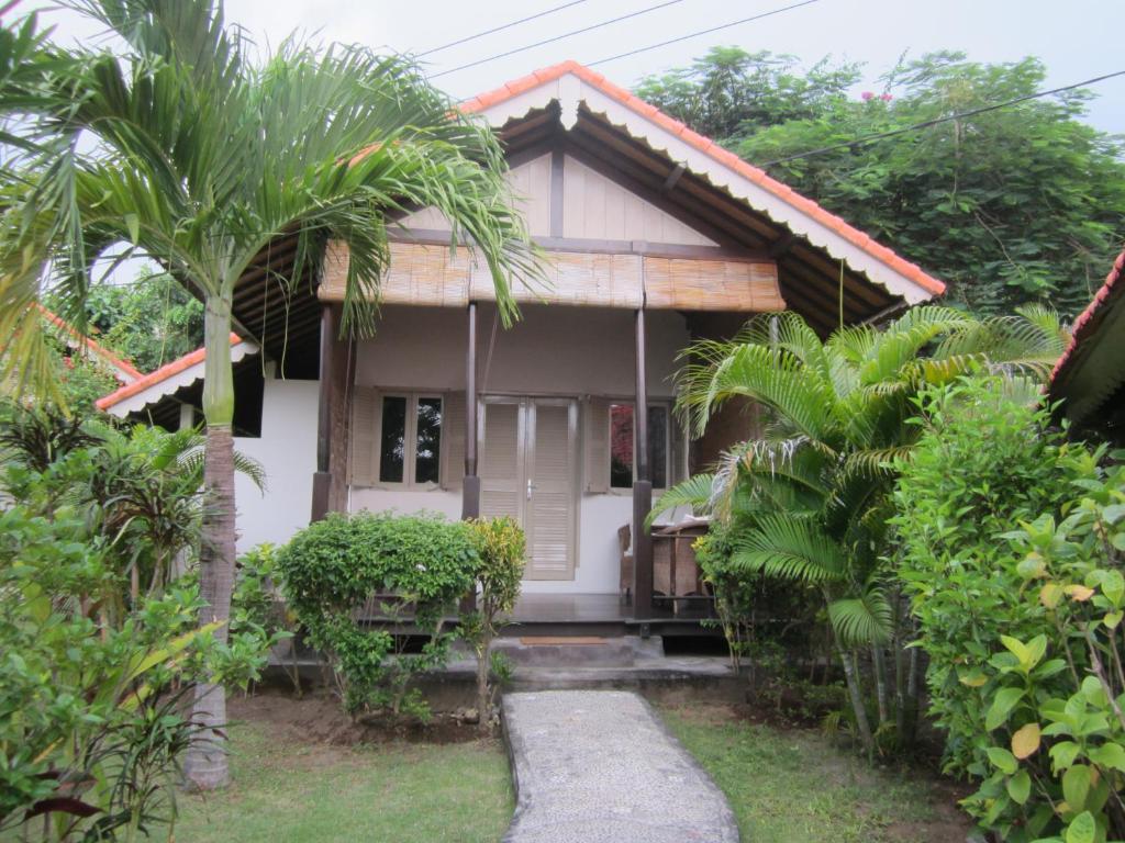 Kembali Beach Bungalows