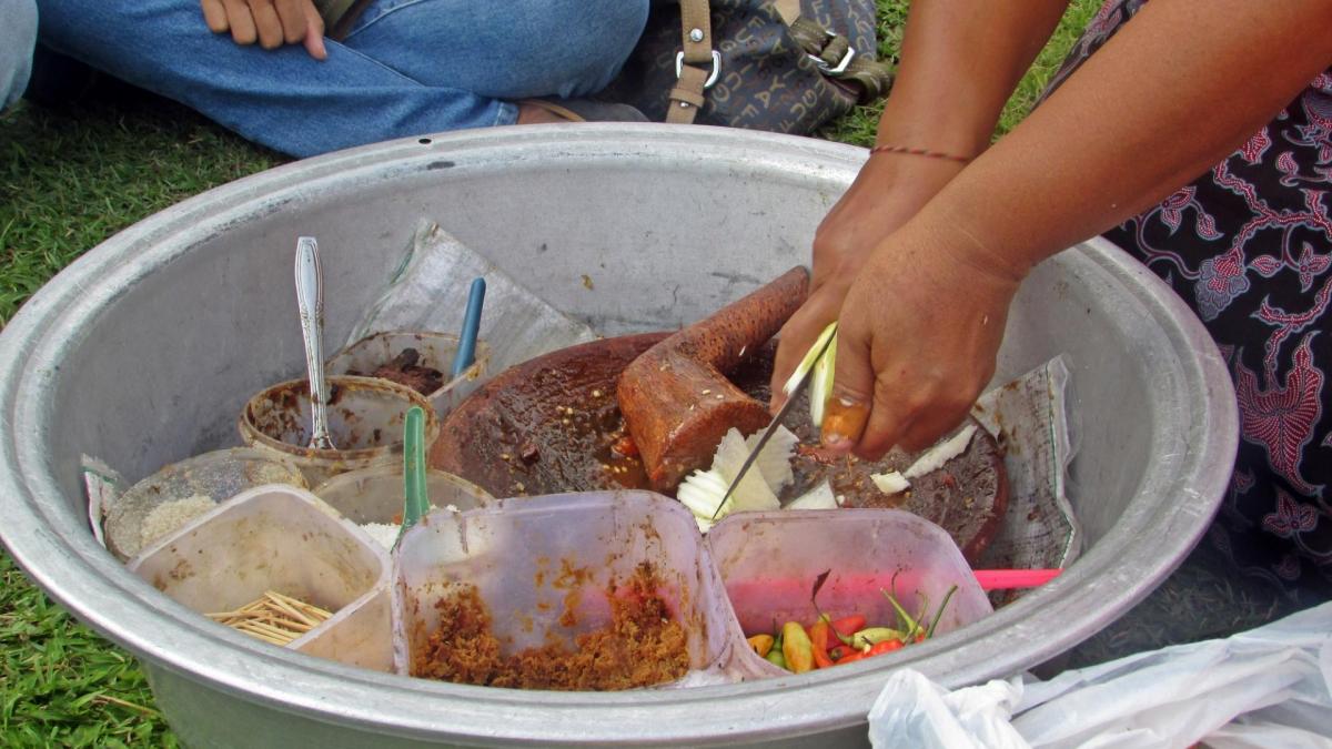Le rujak est à la mode à Tanahlot !