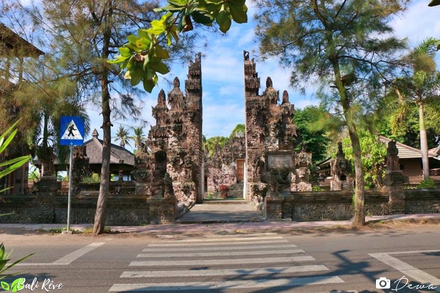 Candi bentar : une porte spéciale
