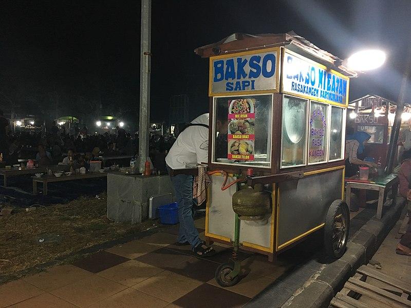 Vendeur ambulant à 5 pieds !