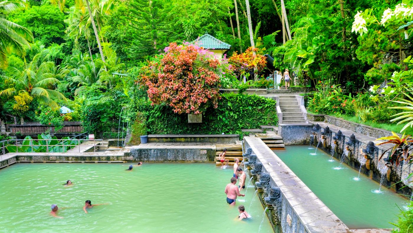 Source d'eau chaude de Banjar