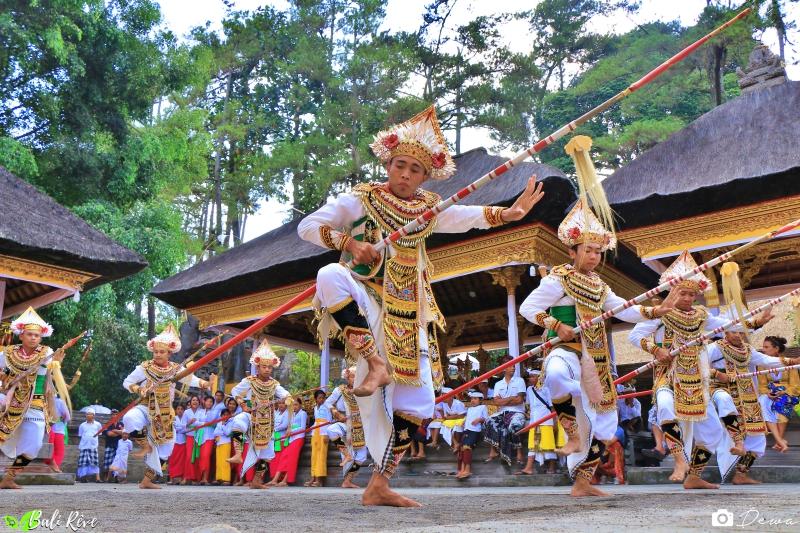 La danse Baris, un symbole de la force des soldats Balinais