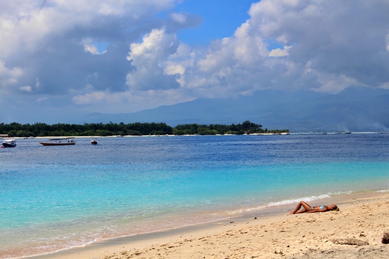 Beach gili trawangan min