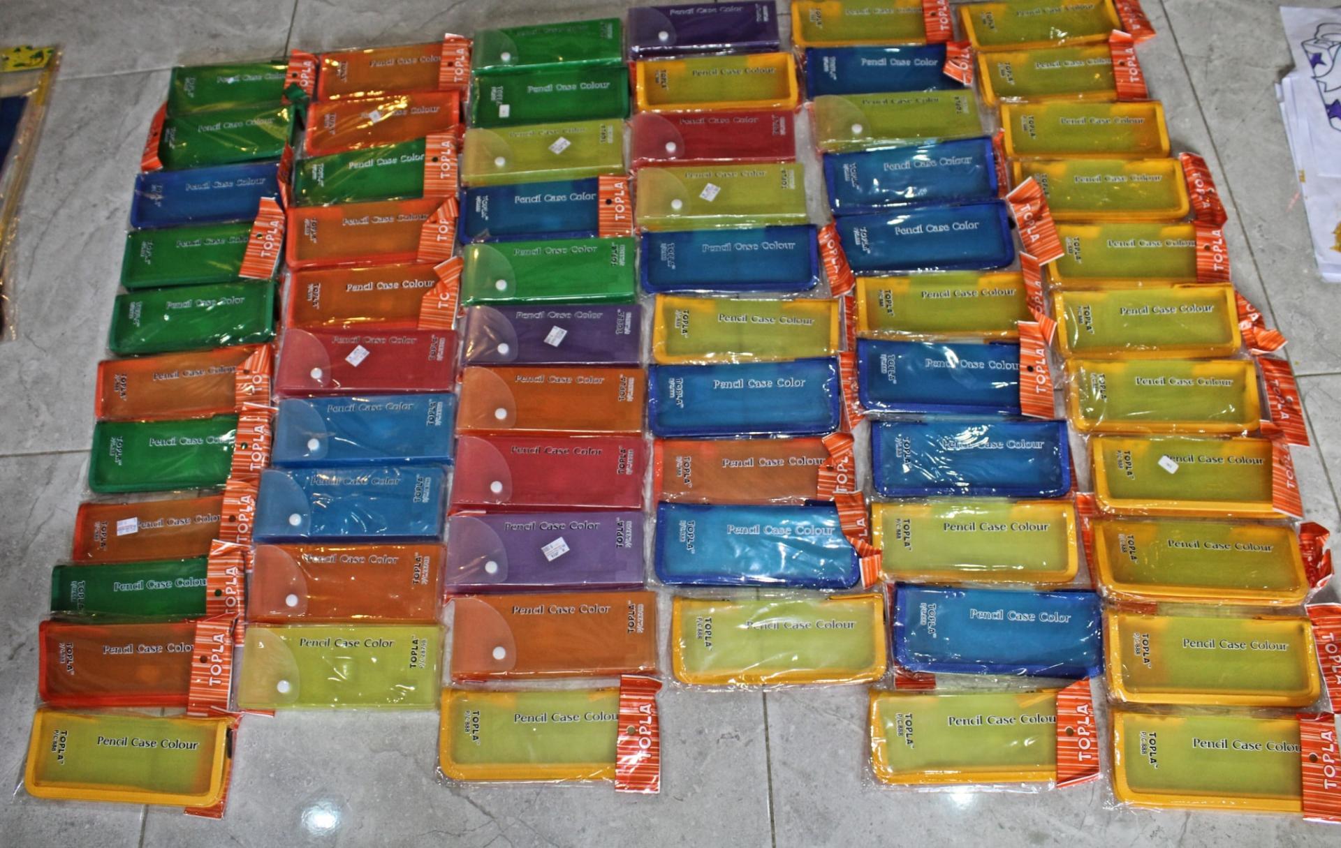 FOURNITURES SCOLAIRES ACHETÉES