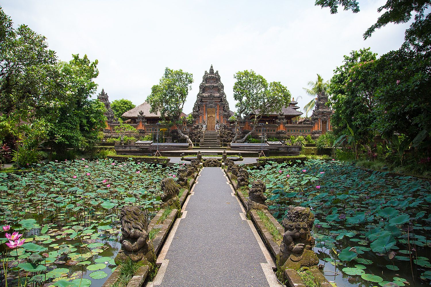 Temple Saraswati