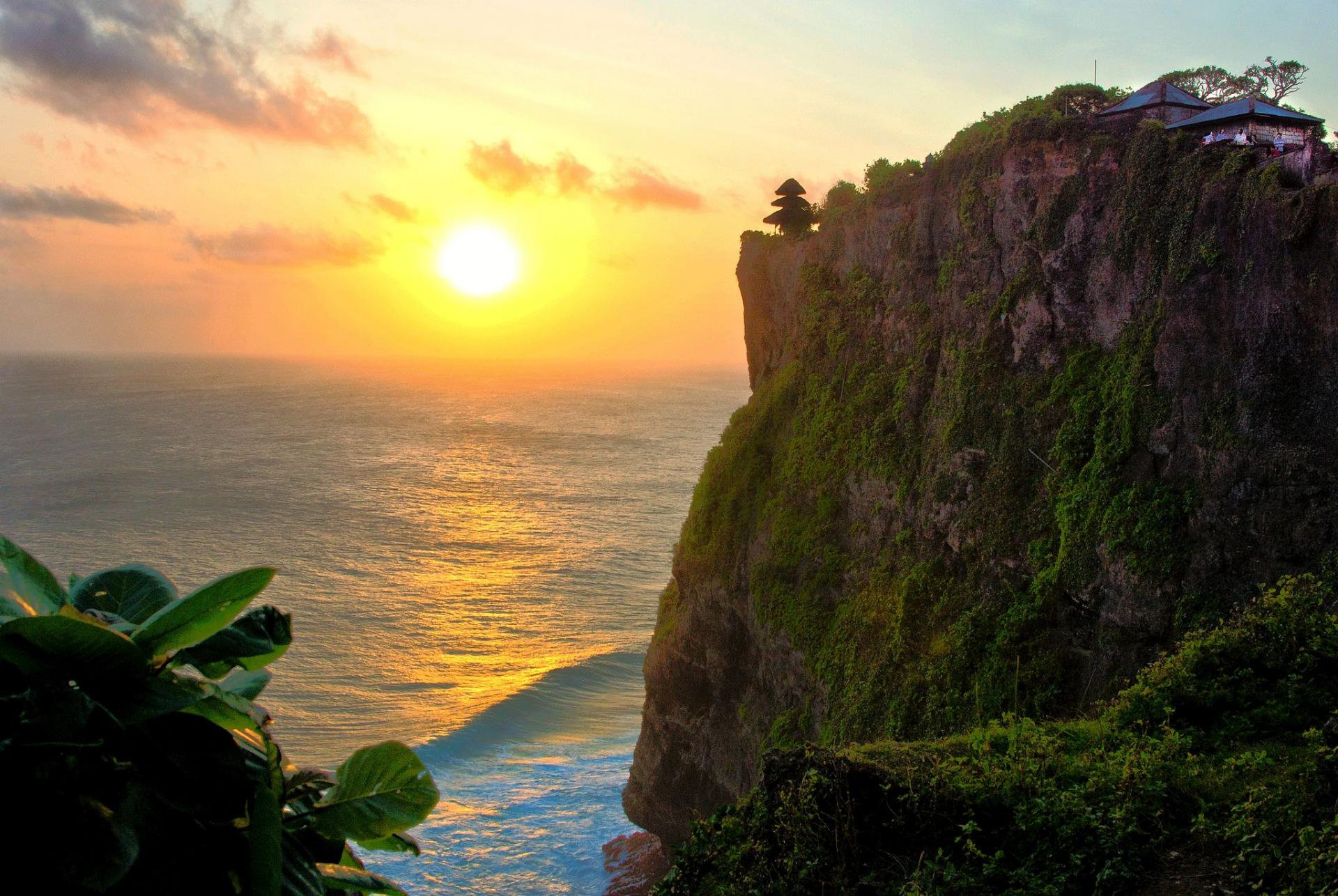 Temple sur la falaise : Uluwatu